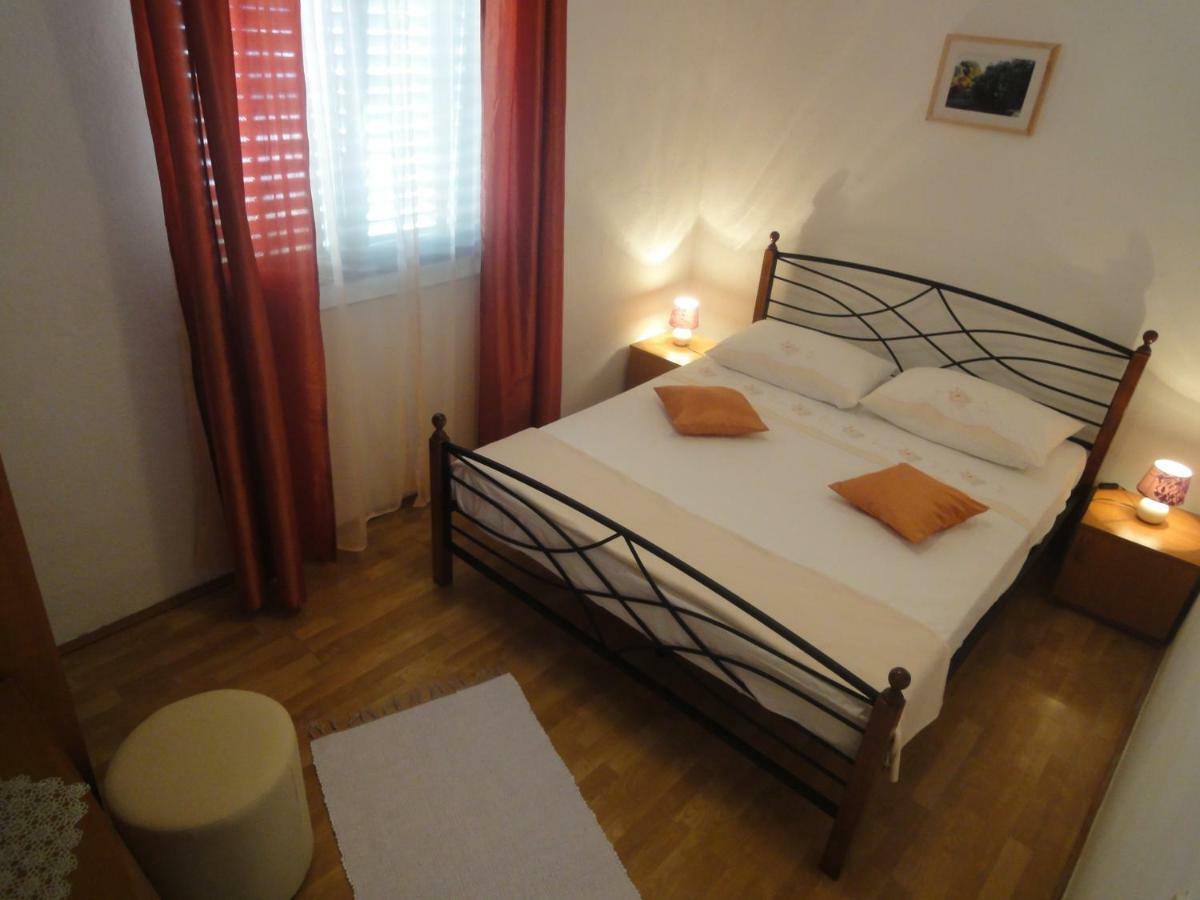 Apartments Villa Ana Mali Drvenik Bagian luar foto