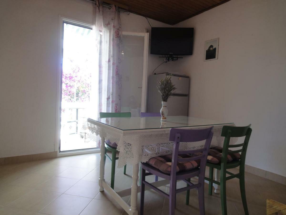 Apartments Villa Ana Mali Drvenik Bagian luar foto