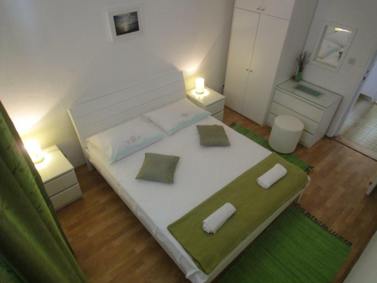 Apartments Villa Ana Mali Drvenik Bagian luar foto
