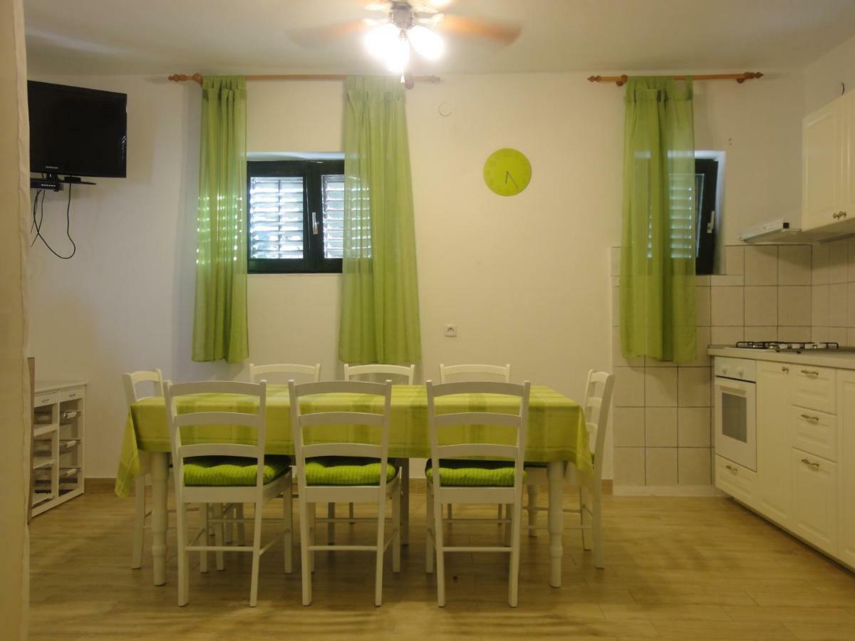 Apartments Villa Ana Mali Drvenik Bagian luar foto