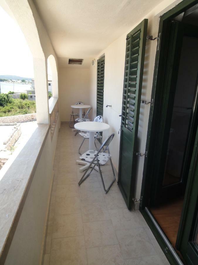 Apartments Villa Ana Mali Drvenik Bagian luar foto