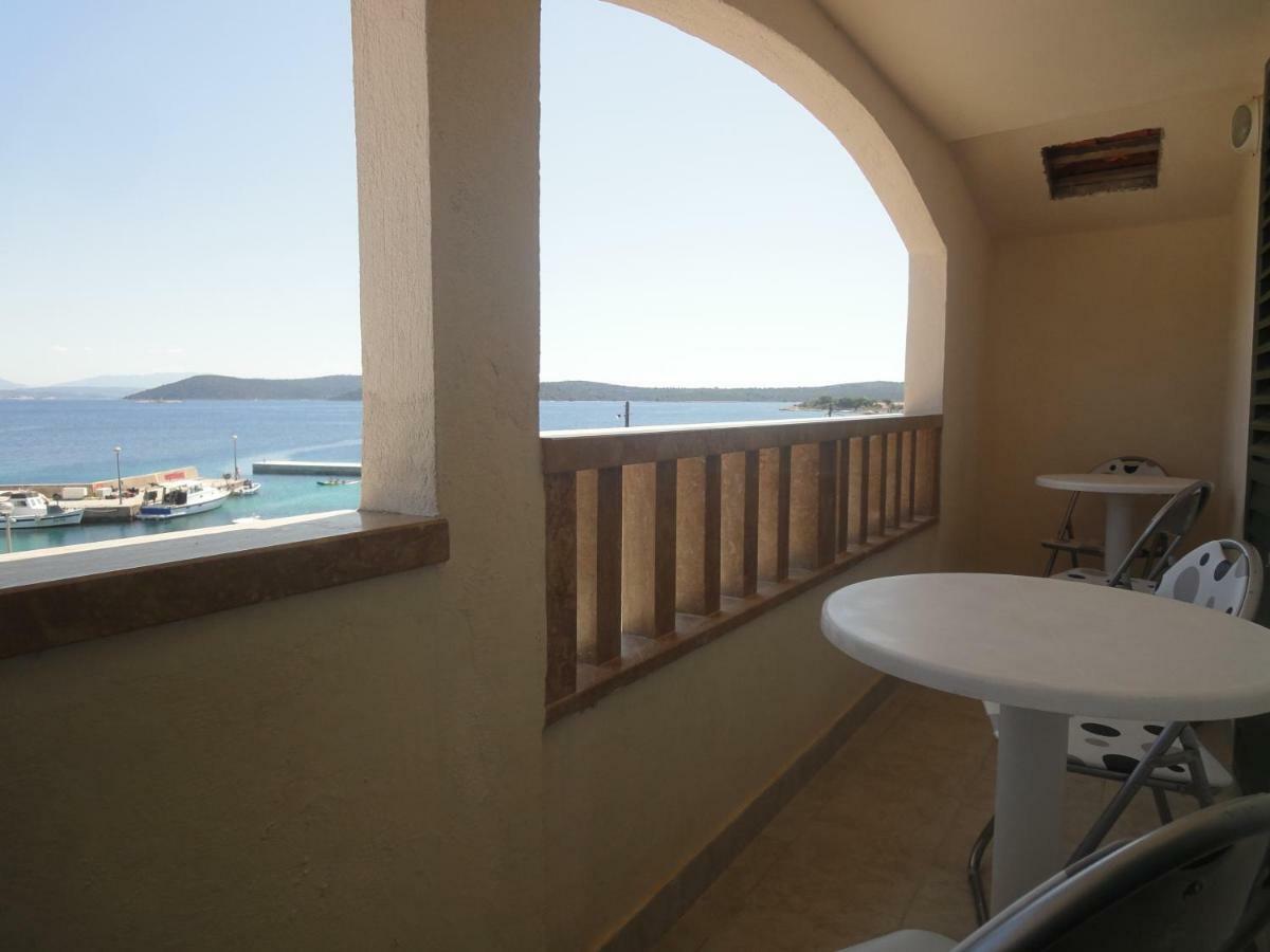 Apartments Villa Ana Mali Drvenik Bagian luar foto